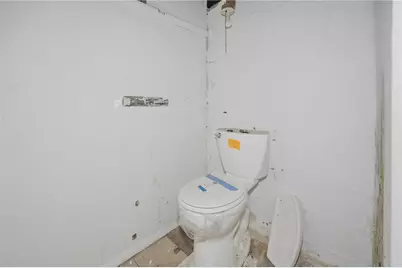 240 E Agnew Ave, Pittsburgh, PA 15210 - Photo 18