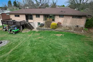 128 Shanahan Rd, Center Township, PA 16001 - Photo 14