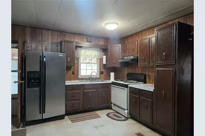 465 Isle Rd, Franklin Township, PA 16001 - Photo 2