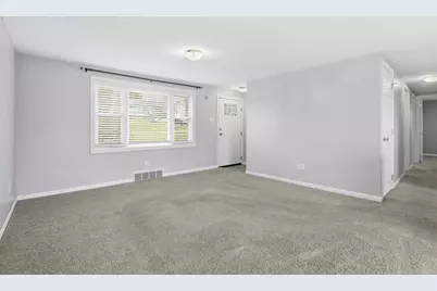 18 Crestwood Dr, Cecil, PA 15321 - Photo 8