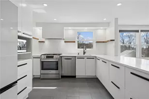 117 Mohawk Dr, Hempfield Township, PA 15601 - Photo 6