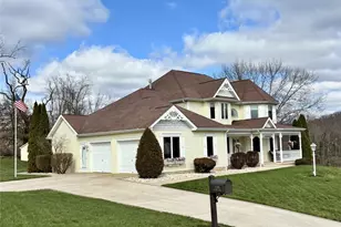 11091 Belaire Dr, North Huntingdon, PA 15642 - Photo 2