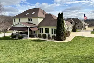 11091 Belaire Dr, North Huntingdon, PA 15642 - Photo 4