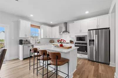 315 Stately Ct, Adams Township, PA 16059 - Photo 2