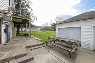 303 Agnew Rd, Jeannette, PA 15644 - Photo 26