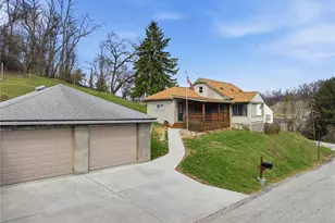 409 Victoria St, West Mifflin, PA 15122 - Photo 2