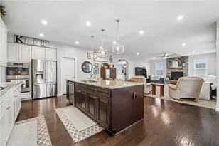 4018 Overview Dr, Cecil, PA 15317 - Photo 8