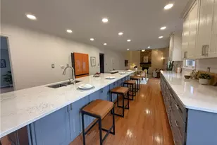 5542 Saddlebrook Dr, Bethel Park, PA 15102 - Photo 10