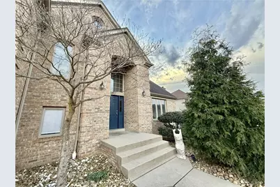 5542 Saddlebrook Dr, Bethel Park, PA 15102 - Photo 2