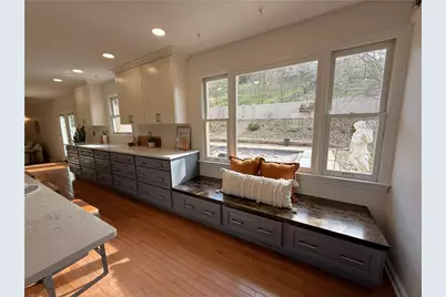 5542 Saddlebrook Dr, Bethel Park, PA 15102 - Photo 8