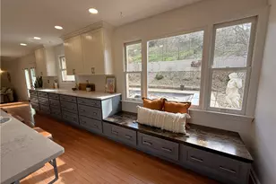 5542 Saddlebrook Dr, Bethel Park, PA 15102 - Photo 8