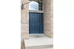 5542 Saddlebrook Dr, Bethel Park, PA 15102 - Photo 4