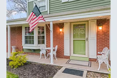 162 E Edgewood Dr, Peters Township, PA 15317 - Photo 2