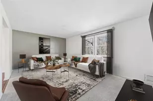 126 Jefferson Dr, Washington Township, PA 15613 - Photo 4