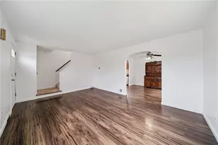 617 Elm Dr, Pittsburgh, PA 15147 - Photo 2