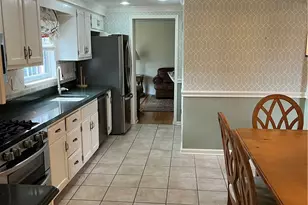 1109 Lomond Dr, Pittsburgh, PA 15235 - Photo 8