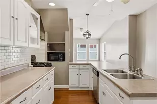 2334 Fox Wy, Pittsburgh, PA 15203 - Photo 10