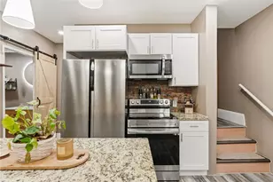 1629 Streets Run Rd, Pittsburgh, PA 15236 - Photo 14