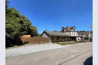 9 Gratz St, Hempfield Township, PA 15675 - Photo 2