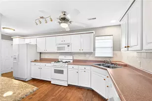 6034 Triple Crown Cir, Hempfield Township, PA 15601 - Photo 32