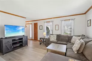 365 Cobblestone Cir, Robinson Twp, PA 15136 - Photo 4