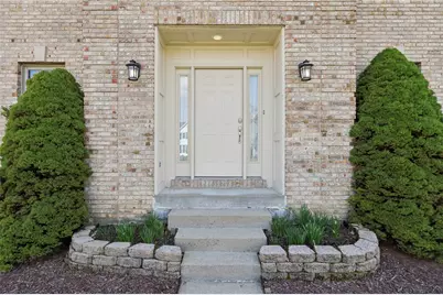 365 Cobblestone Cir, Robinson Twp, PA 15136 - Photo 2