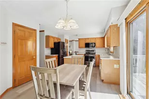 365 Cobblestone Cir, Robinson Twp, PA 15136 - Photo 12