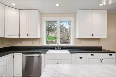 2395 Traci Dr, Pittsburgh, PA 15237 - Photo 16