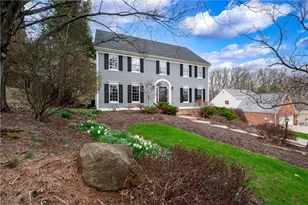 2395 Traci Dr, Pittsburgh, PA 15237 - Photo 4