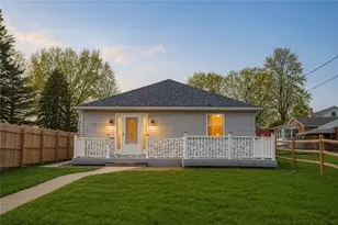 423 16th Ave, Patterson Township, PA 15010 - Photo 1