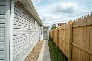 423 16th Ave, Patterson Township, PA 15010 - Photo 2