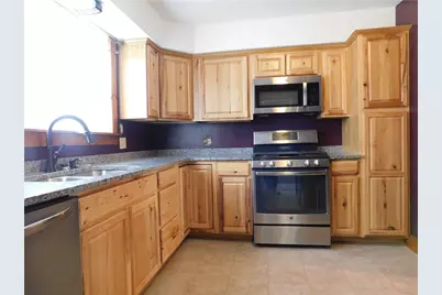 138 W Elm St, Franklin Township, PA 15370 - Photo 6