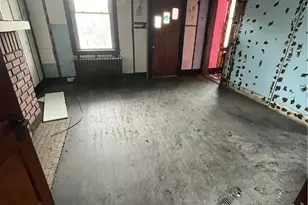 231 Maytide St, Pittsburgh, PA 15227 - Photo 12