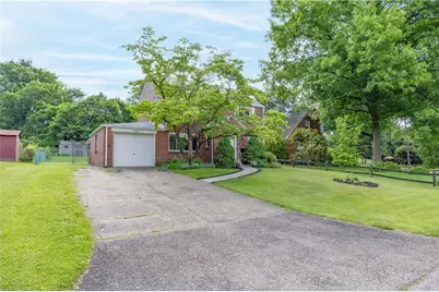 222 Glenview Dr, New Kensington, PA 15068 - Photo 2