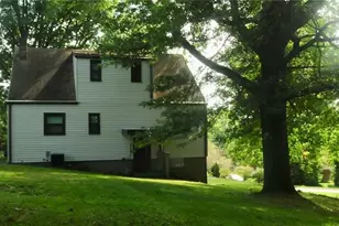 249 Cirbus Ln, Monroeville, PA 15146 - Photo 2