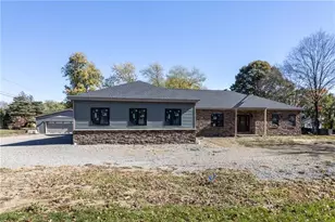 155 Edgewood Ave, Hopewell Township, PA 15001 - Photo 1