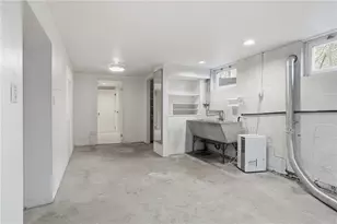 424 E New Castle St, Harmony Boro, PA 16063 - Photo 36