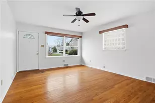 424 E New Castle St, Harmony Boro, PA 16063 - Photo 4