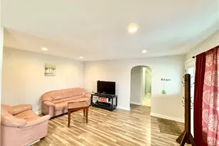 505 E Hazelcroft Ave, New Castle, PA 16105 - Photo 6