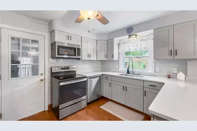 17 W Oakwood Way, Neshannock Township, PA 16105 - Photo 6