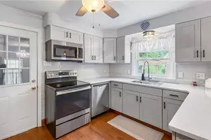17 W Oakwood Way, Neshannock Township, PA 16105 - Photo 6