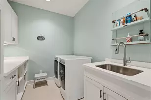 1690 Shelburne Ln, Pittsburgh, PA 15217 - Photo 40