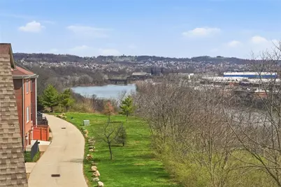 1690 Shelburne Ln, Pittsburgh, PA 15217 - Photo 32