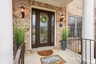 1690 Shelburne Ln, Pittsburgh, PA 15217 - Photo 2