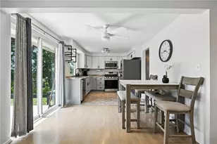 1335 Cardinal Dr, Scott Township, PA 15243 - Photo 12