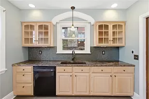 811 W Monroe Cir, Ross Twp, PA 15229 - Photo 16