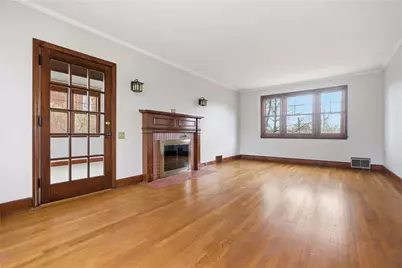 811 W Monroe Circle, Ross Twp, PA 15229 - Photo 4