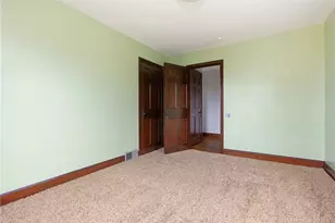 811 W Monroe Cir, Ross Twp, PA 15229 - Photo 24