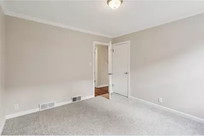 300 Patricia Dr, Ellwood City, PA 16117 - Photo 14