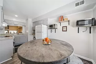520 Carriage Cir, Pittsburgh, PA 15205 - Photo 6